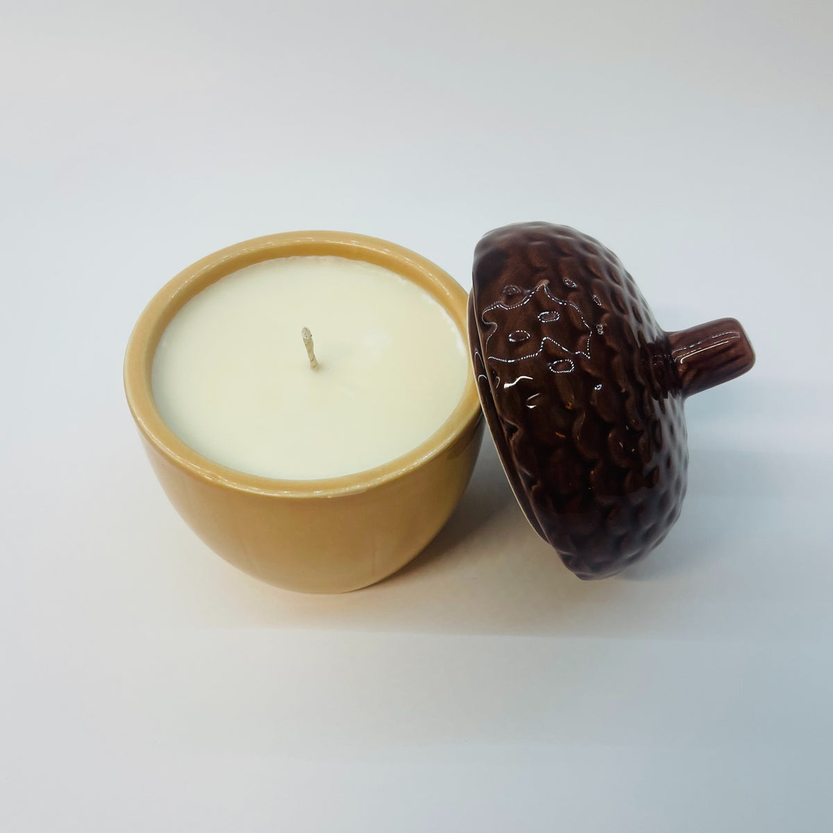 Sweet Vanilla Caramel Acorn Candle