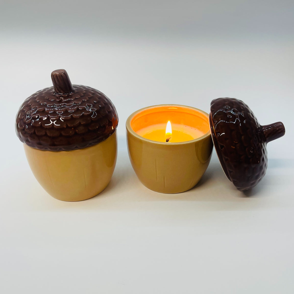 Sweet Vanilla Caramel Acorn Candle